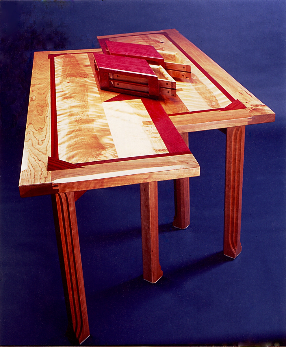 YK825NeRkitGmuSiz88P_The-Table-with-Eight-Legs-can-become-two-slender-tables-or-desks.-Burgeonwood-Inc.-at-德赢与ac米兰手机CustomMade.com_.jpg